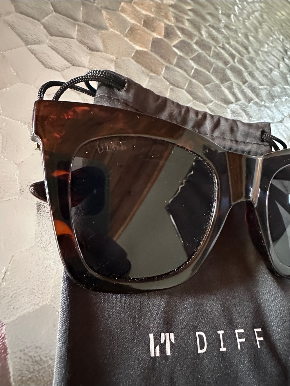 Diff Eyewear Tortoiseshell Brown Sunglasses - Picture 2 of 5